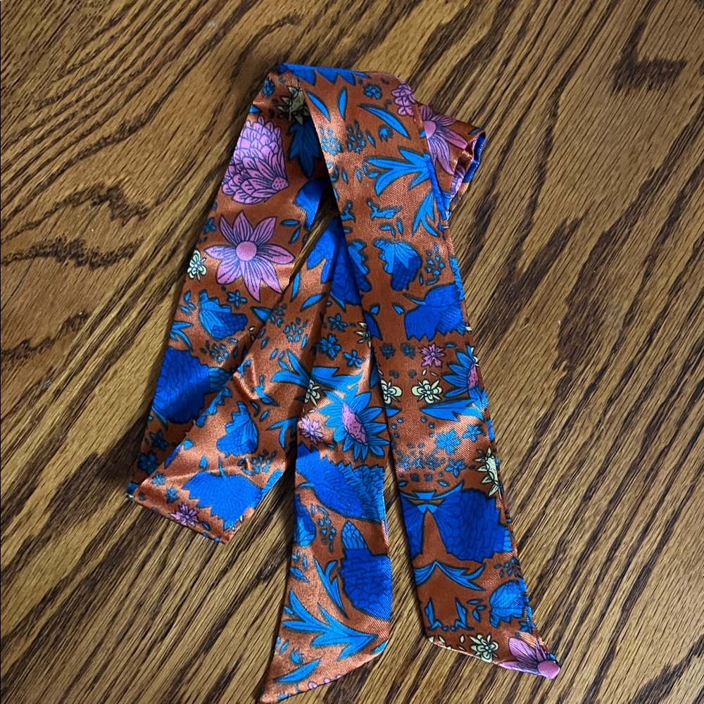 Floral Patterned Silk Twilly